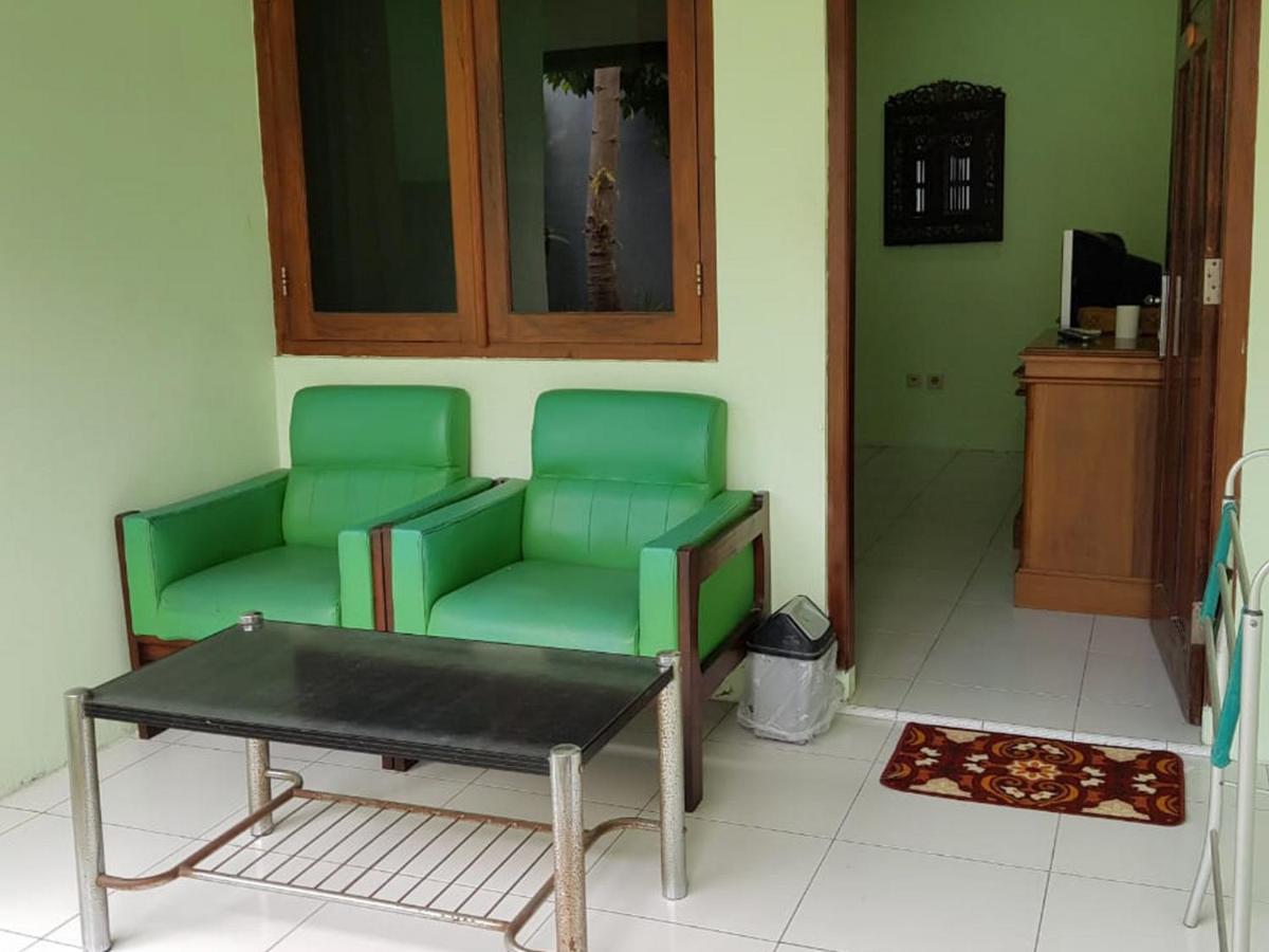 Hotel Embe Pitoe Syariah Gejayan Mitra Reddoorz Pakualaman Exterior foto