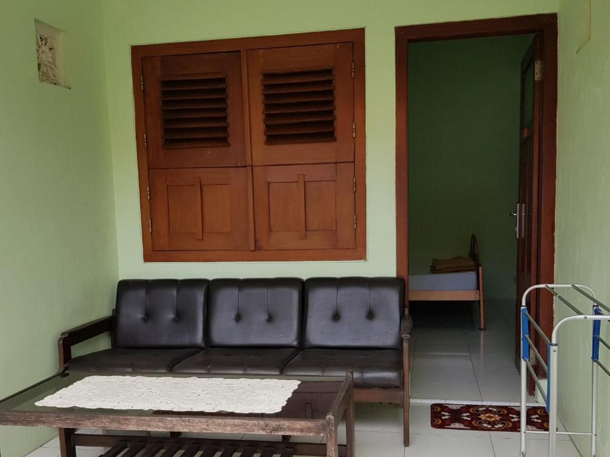 Hotel Embe Pitoe Syariah Gejayan Mitra Reddoorz Pakualaman Exterior foto
