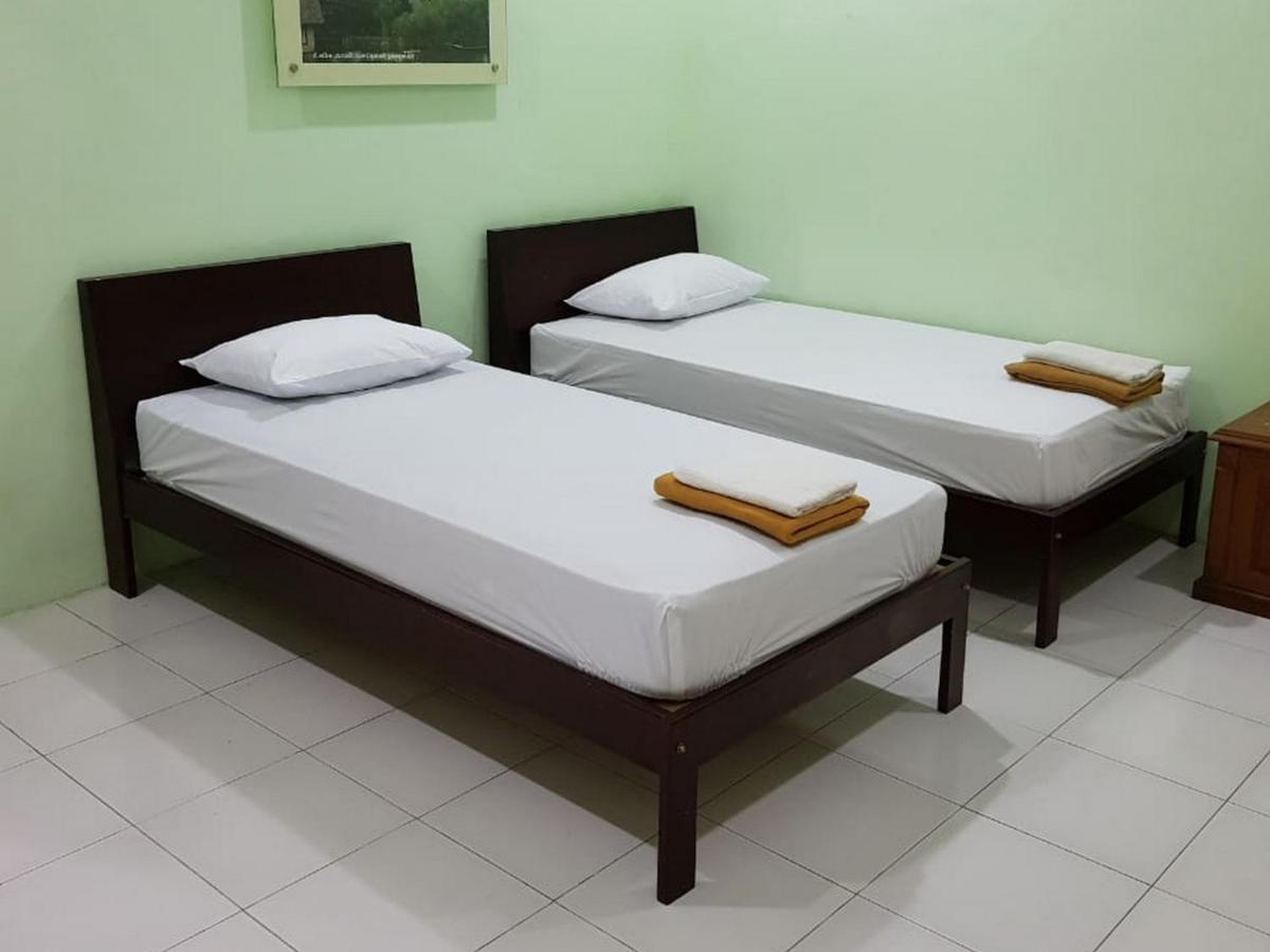 Hotel Embe Pitoe Syariah Gejayan Mitra Reddoorz Pakualaman Exterior foto