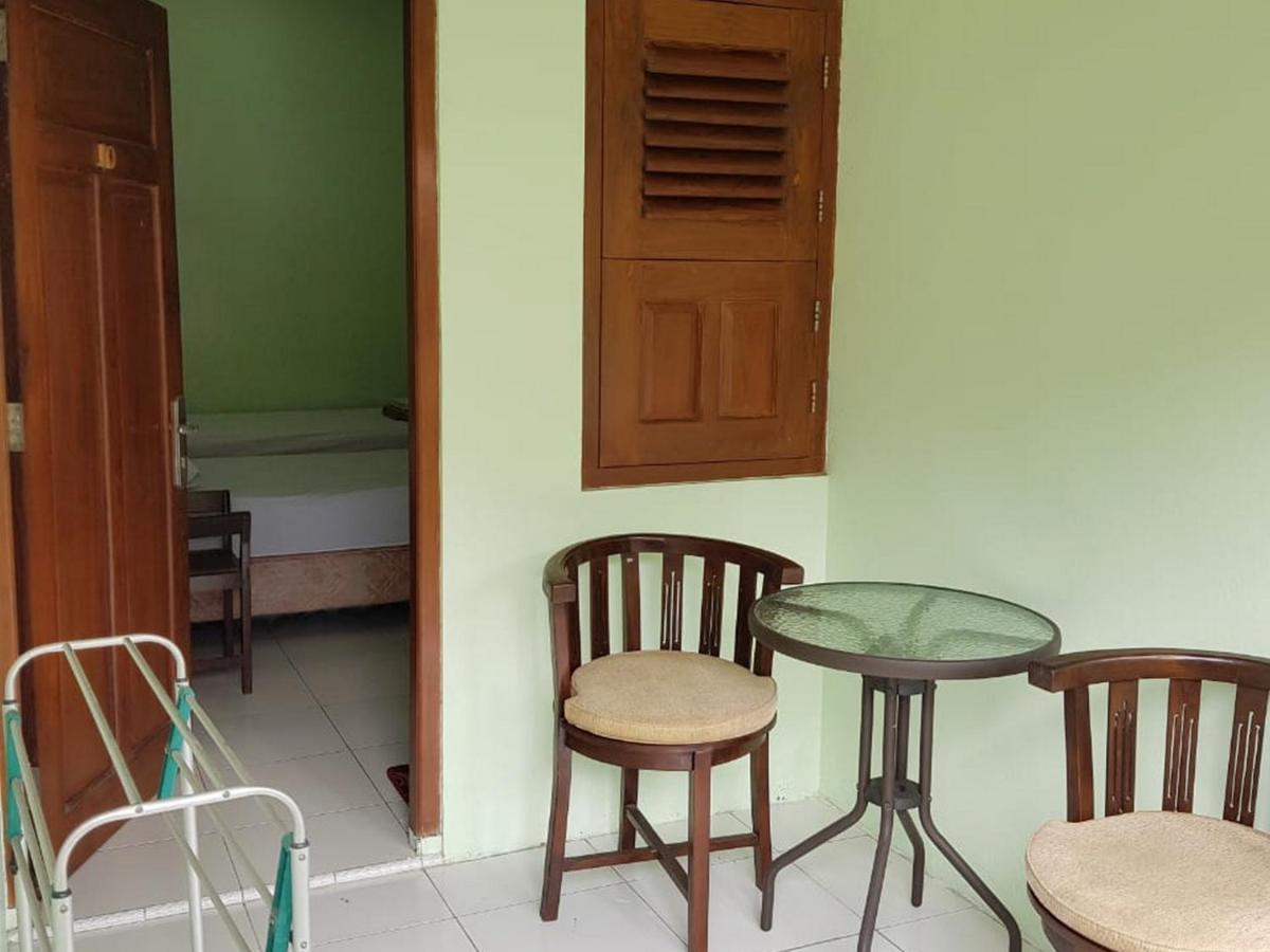 Hotel Embe Pitoe Syariah Gejayan Mitra Reddoorz Pakualaman Exterior foto