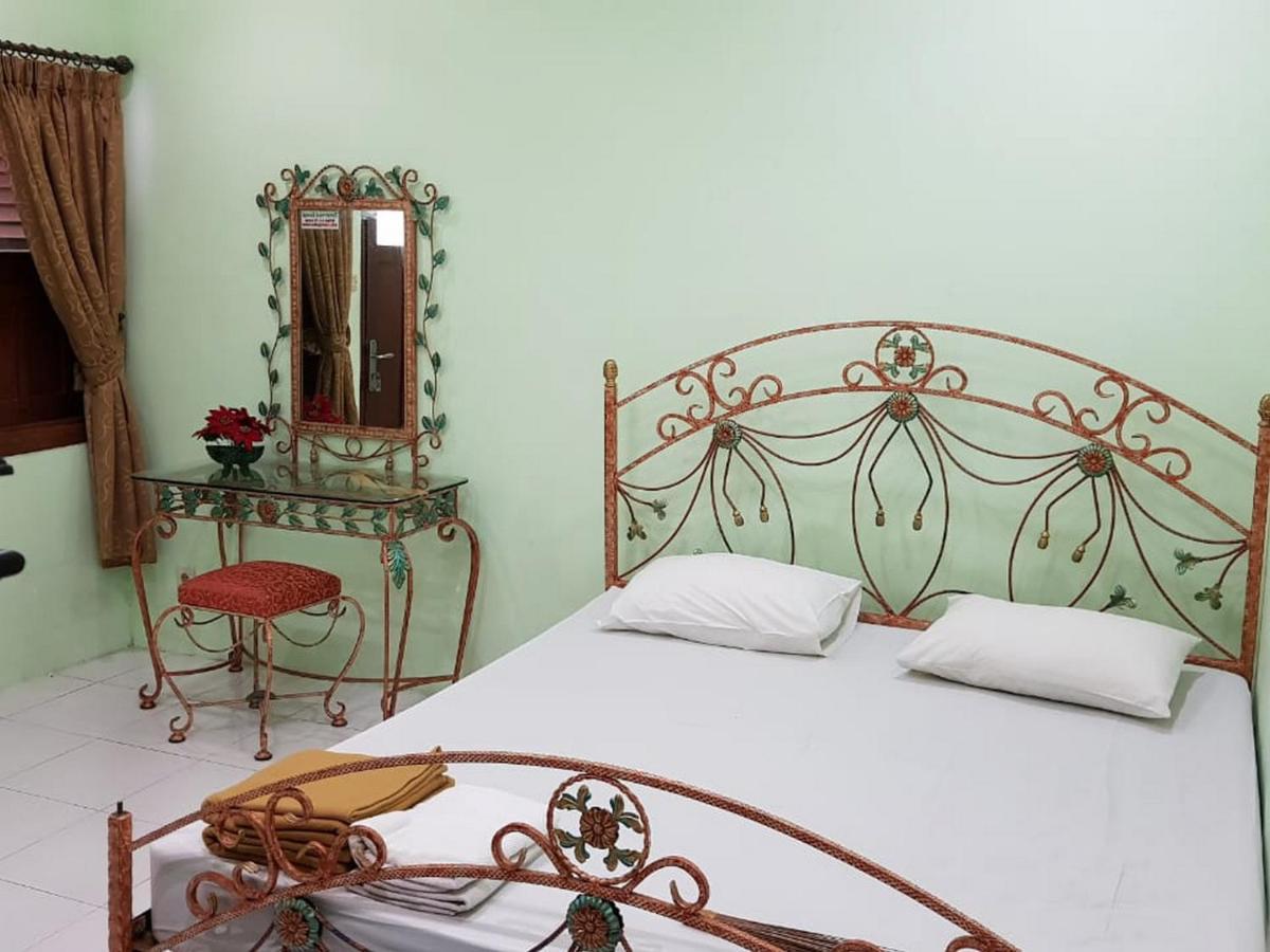 Hotel Embe Pitoe Syariah Gejayan Mitra Reddoorz Pakualaman Exterior foto